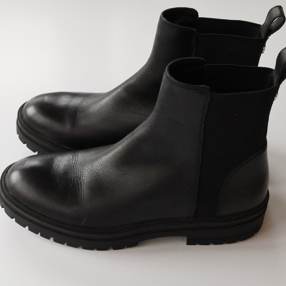 Steve Madden Ladies' Chelsea Boot Size 10